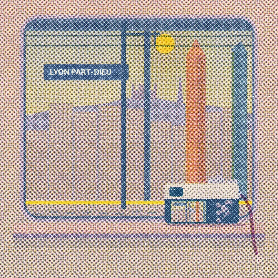 The first frame: a train window at Lyon Part-Dieu, the Crayon tower outside, a camera on the tray showing the same view on its screen
